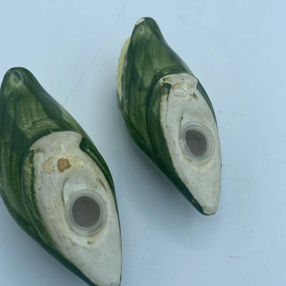 VTG Corn on the Cob Shaped Salt and Pepper Shakers ceramic
